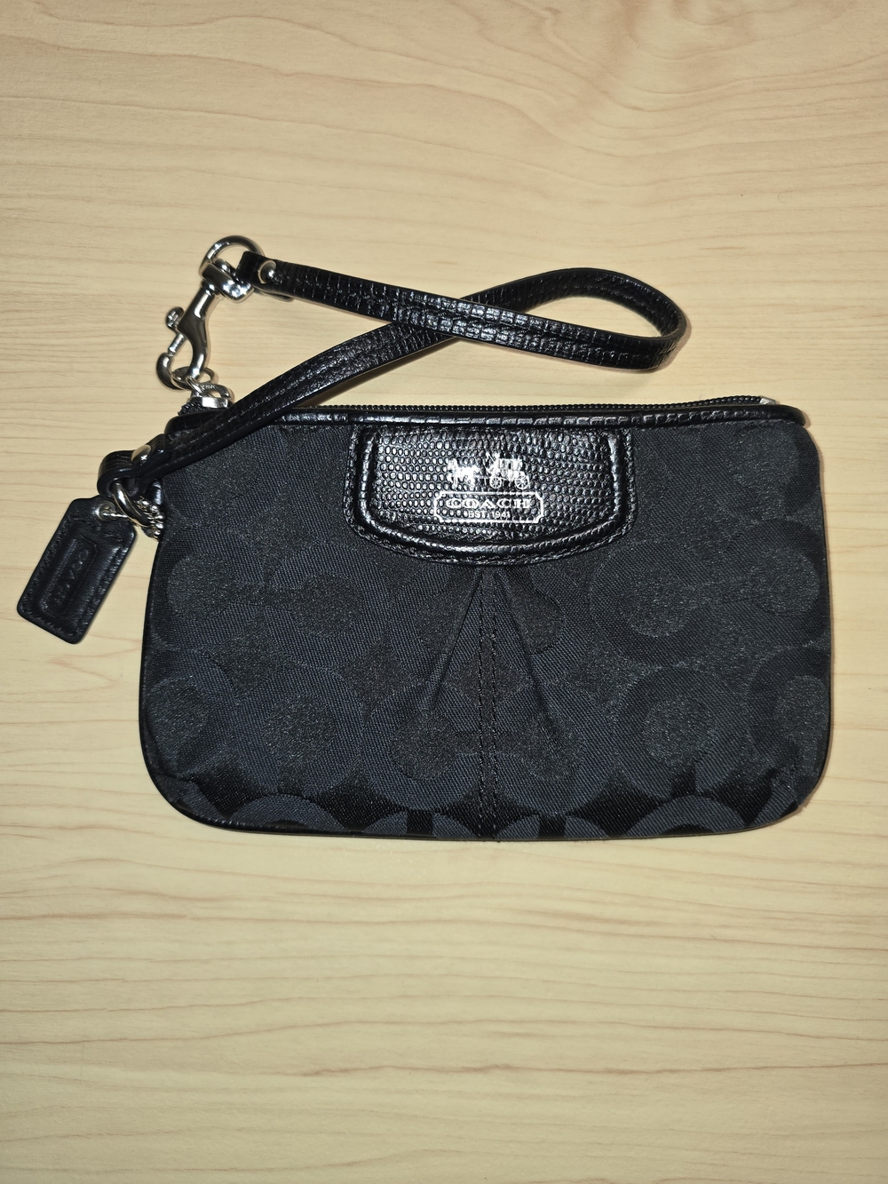 COACH Black Signature Wristlet Clutch Op Art Leather Trim Red Lining